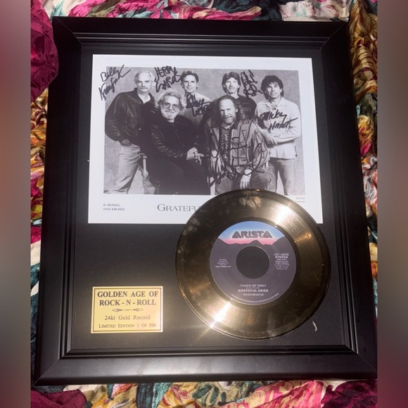 COA GRATEFUL DEAD SIGNED BAND PHOTO w/ GOLD ALBUM 1/500 - Picture 1 of 7